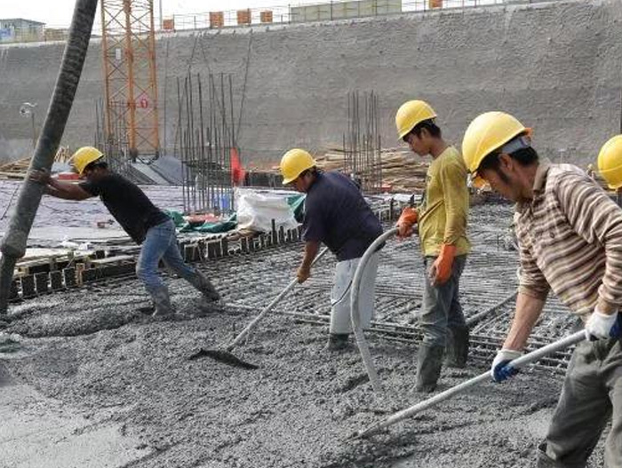 水泥混凝土路面施工有什么材料要求？